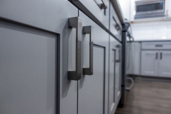 Cost of Hardware Mounting in Salem