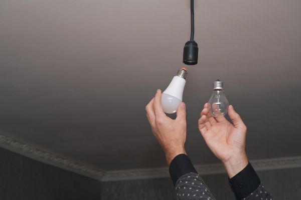 Cost of Light Bulbs Replacement in Salem