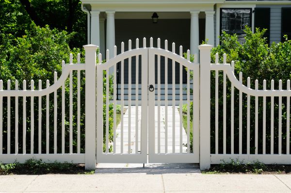 Gate Hinge Replacement in Salem