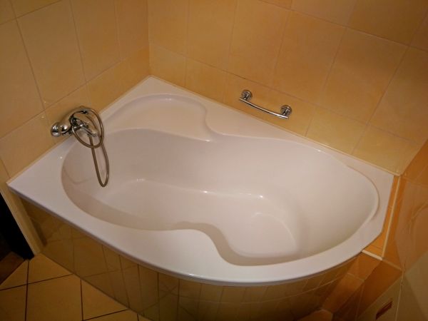 Tub Handrail Installation in Salem